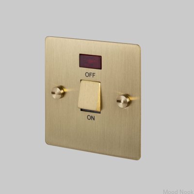 Dubbelpolig isolatorbrytare 20A mässing brittisk standard