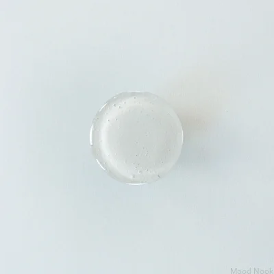 Rund möbelknopp i glas, vit