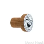 Wieszak-na-ubrania-kolekcja-FACES-DOT-Manufacture.webp