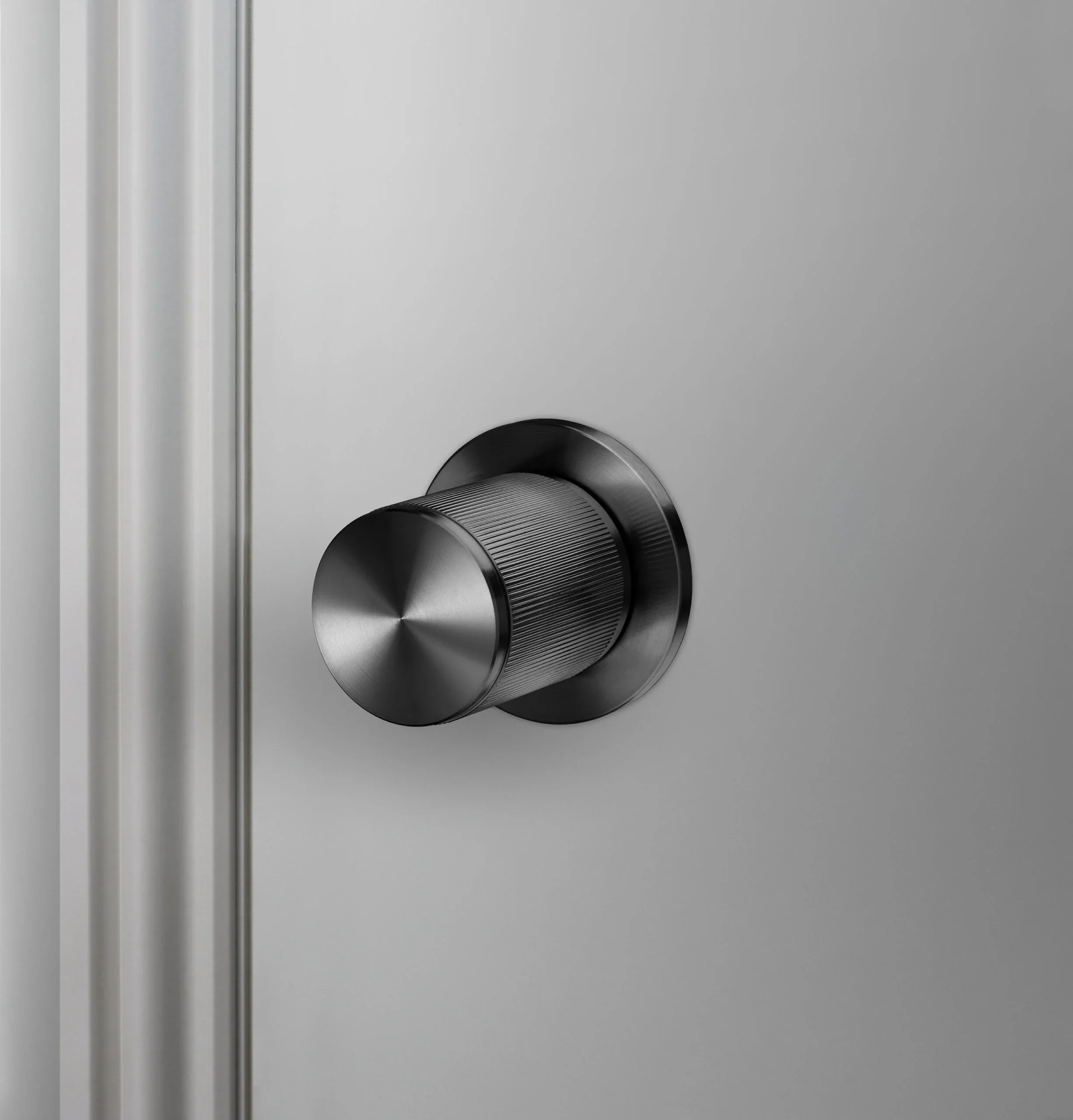 Door-Knob_FixedROW_Linear_Front_Gun_metal_A1_Web_Square-scaled.webp
