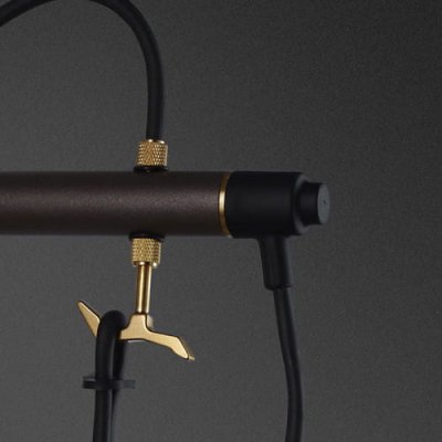 Hooked Cross S Vägglampa, Stål, Grafit, Mässing