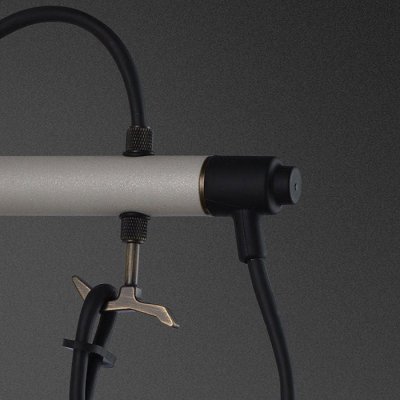 Hooked Cross S vägglampa, stålgrå med bränd brons