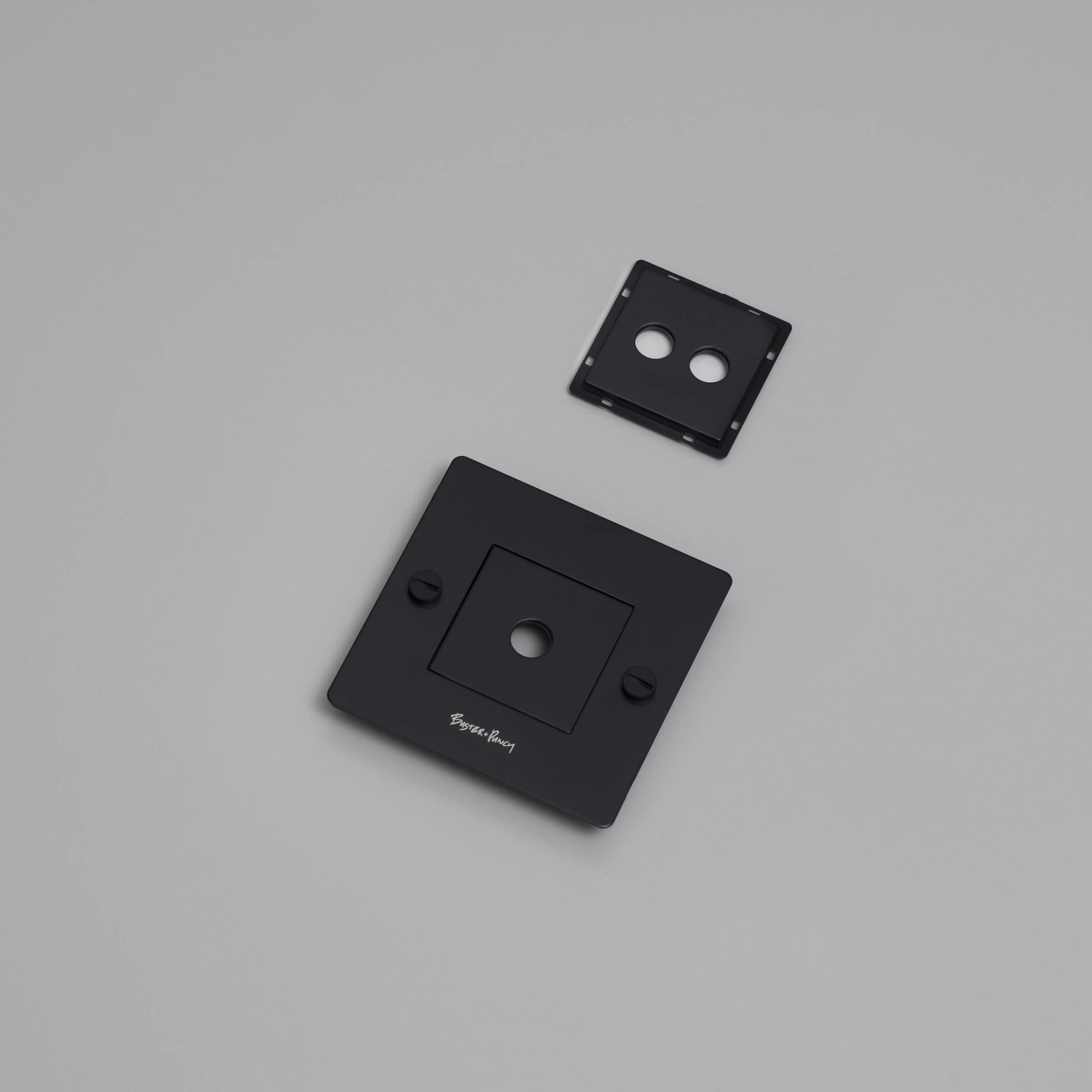 EU_ELECTRICITY_1G_Wall_Plate_Infill_Black_Web-scaled.webp