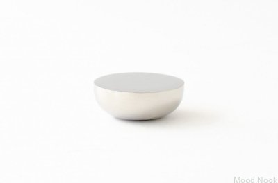 Kokeshi 3012 möbelknopp i polerat stål