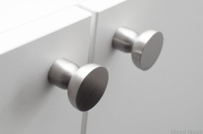 Kokeshi 3032 möbelknopp i borstat stål