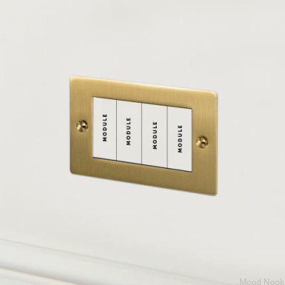 Euro Plate 2G Fyrmodulsram, Mässing, Brittisk Standard