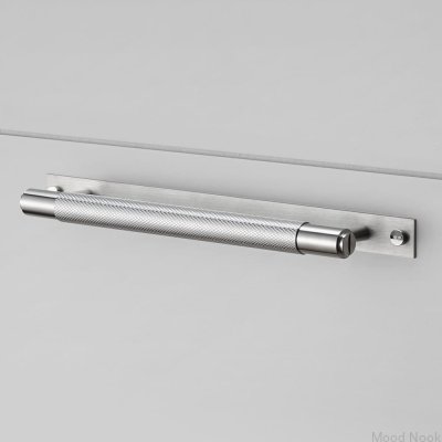Långt möbelhandtag med kryssplatta 225 stål silver