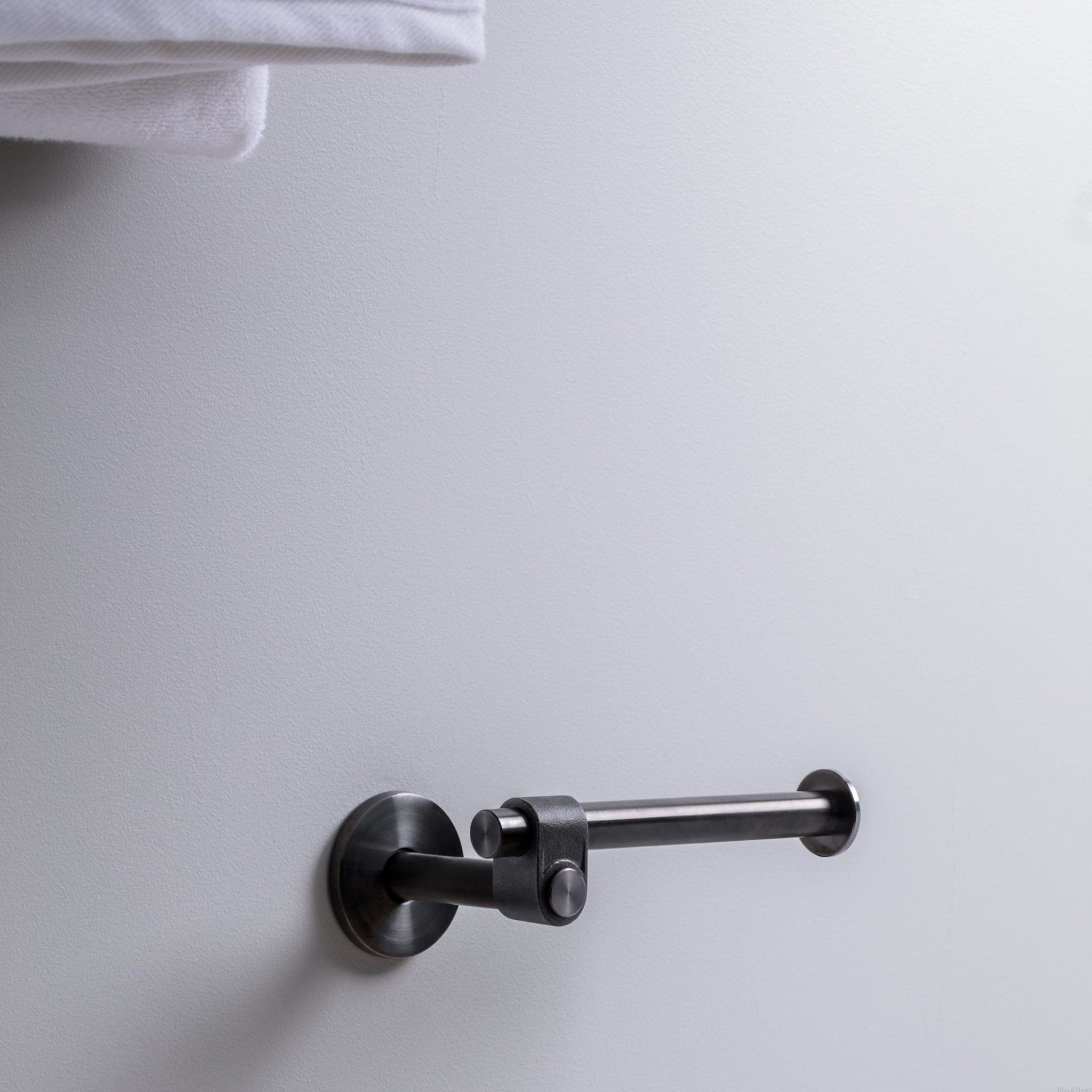 BP_Bathroom_A_Cast_Toilet_Roll_Holder_Gun_Metal_LC_21_1_Web-2-scaled.jpg