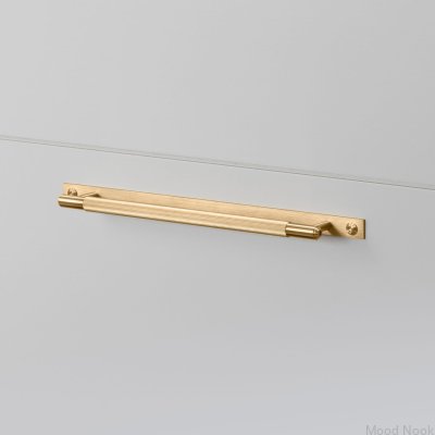 Linjär platta 225 Mässingsförlängt möbelhandtag med bricka