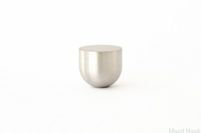 Kokeshi 1816 möbelknopp i borstat stål
