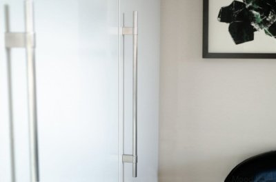 Längsgående möbelhandtag Line Big 342 Borstat rostfritt stål