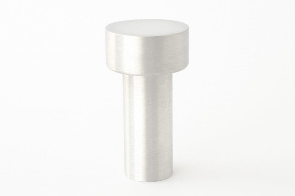 KR19AB--Wieszak-ścienny-Dot-74-Aluminiowy-Szczotkowany-BB-Sweden-Skandynawskie-Uchwyty_1