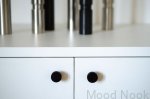 galka Dot 18 czarne aluminium na meblu