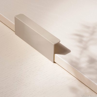 Hide 120 metallkant möbelhandtag Greige