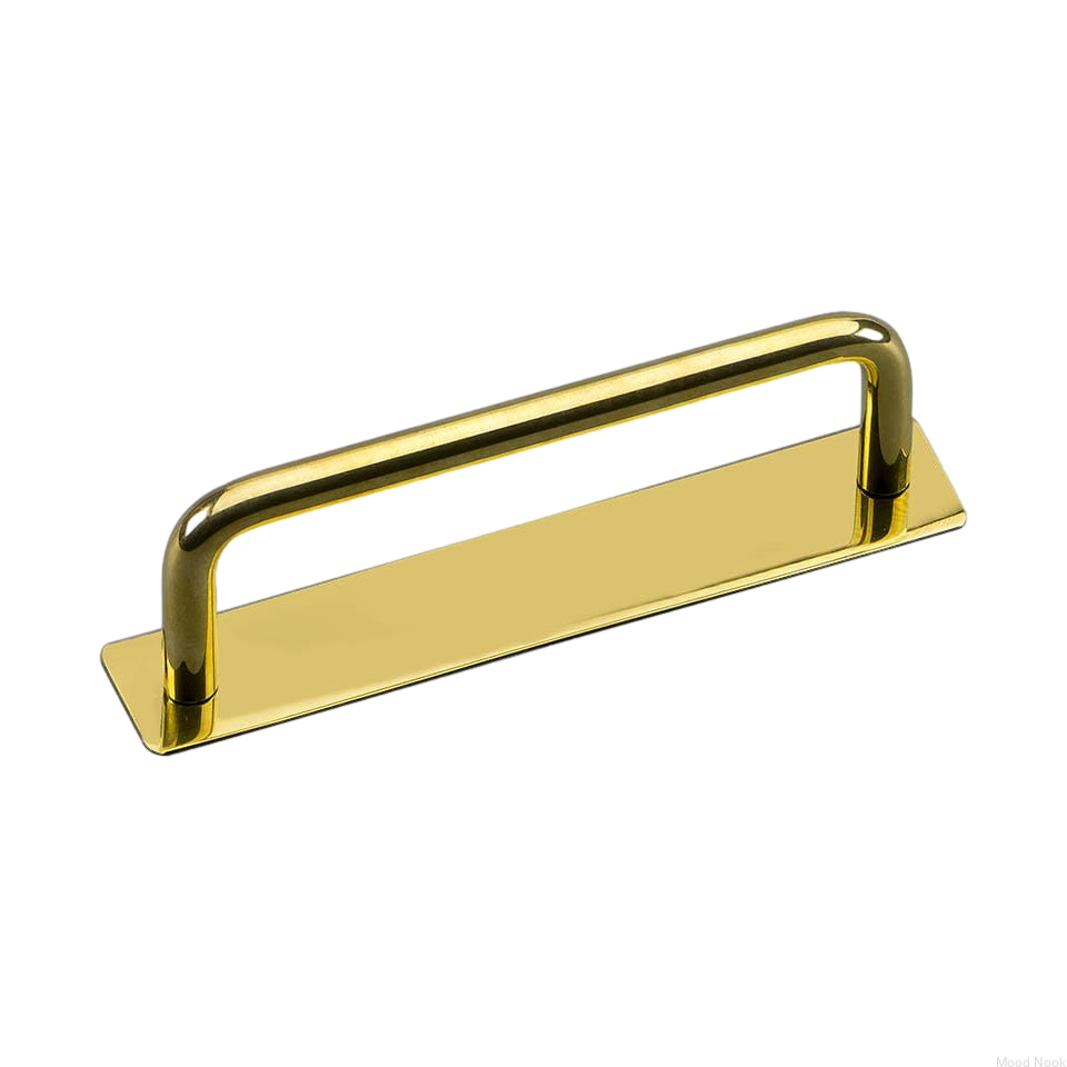 Zdjęcie przedstawia uchwyt meblowy podłużny z podstawą z serii  Royal Deluxe od Beslag Design