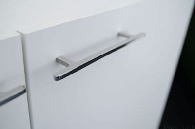 Ручка мебельная продолговатая Flat Line 128, полированная сталь