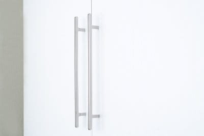 HA81M--Uchwyt-Meblowy-Podłużny-Flat-Line-224-Stalowy-Polerowany-BB-Sweden-Skandynawskie-Uchwyty_1
