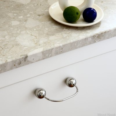 Avlångt möbelhandtag 10 96 Nickelpläterad, polerad
