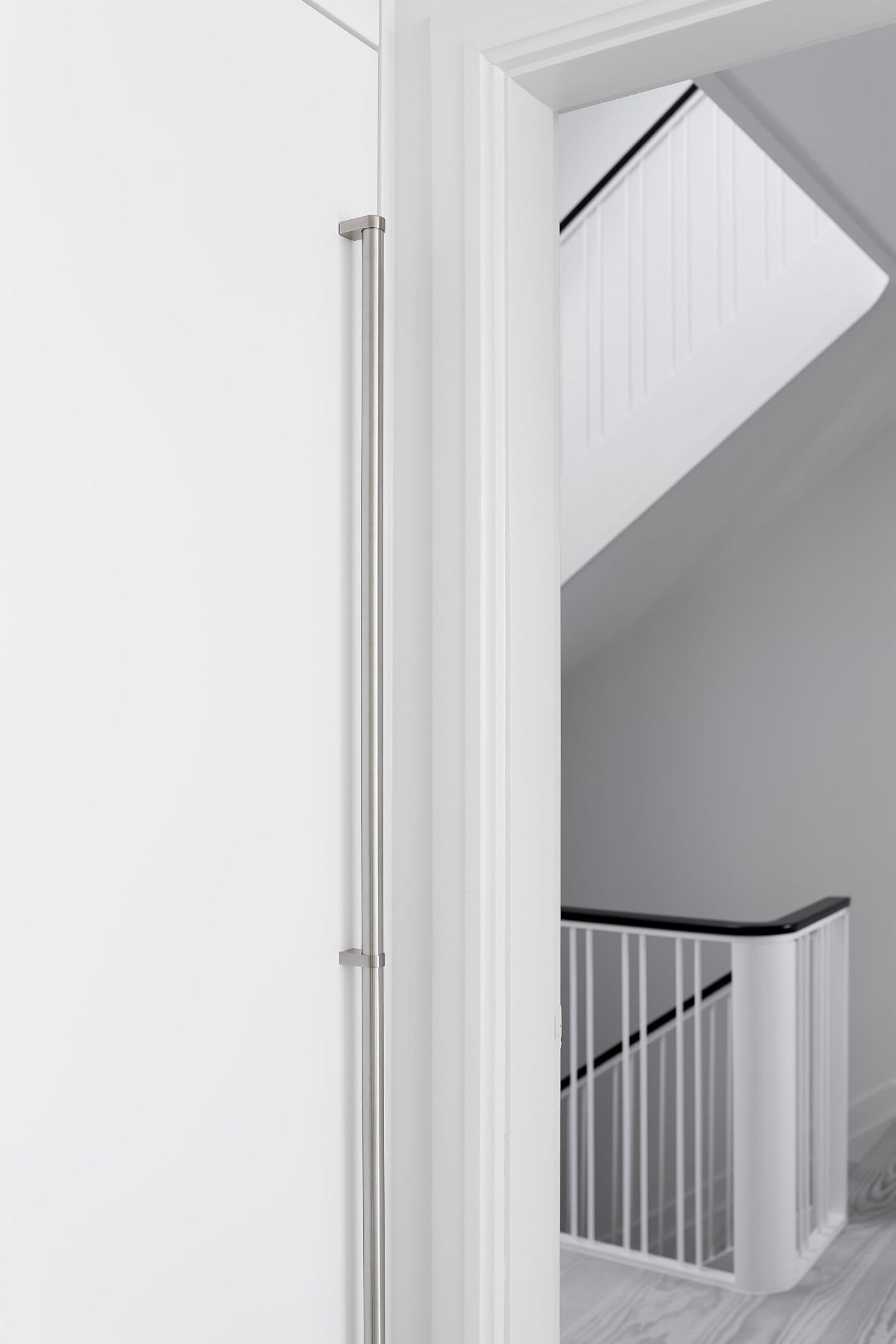2244301280-66--Uchwyt-meblowy-podłużny-Big-w/middle-foot-1280-Stalowy-Srebrny-Furnipart-Mood-Nook