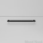 Zdjecie uchwytu podluznego Pull Bar Linear medium czarnego frontalnie