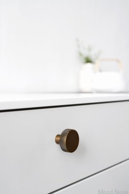 Möbelknopp Simon 35 Stål Antik Guld