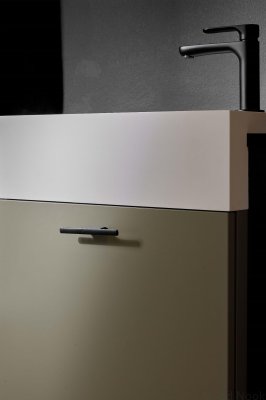 Tau 32 avlångt möbelhandtag, Aluminium, Matt Svart, Borstad