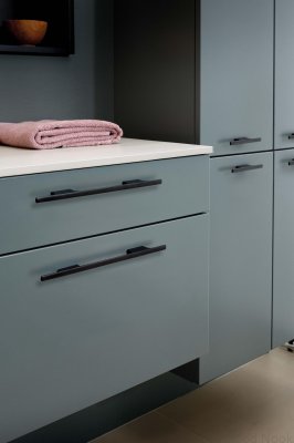 Längsgående möbelhandtag Tau 160 Aluminium Matt Svart Borstad