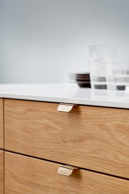 Accent 50 Aluminium Guld Borstad Kant Möbelhandtag
