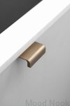 454320040-31--Uchwyt-meblowy-krawędziowy-Artisan-40-Aluminiowy-Złoty-Szczotkowany-Furnipart-Mood-Nook_2