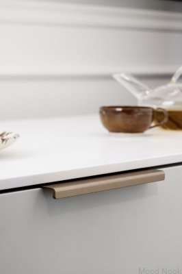 Artisan 200 aluminiumguld möbelhandtag med borstad kant