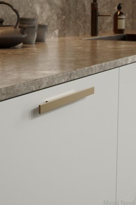 Avlångt möbelhandtag Facet 96 Aluminium Matt Guld