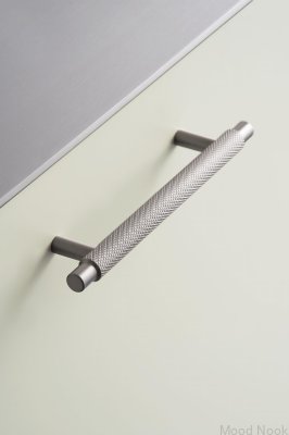 Manor 128 metall silver långsträckt möbelhandtag