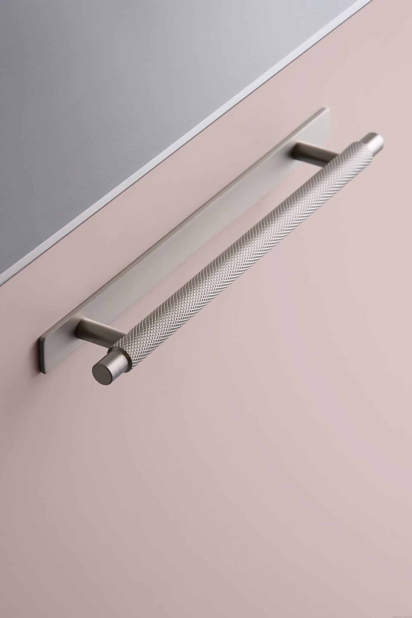 549020192-66--Uchwyt-meblowy-podłużny-Manor-Back-192-Metalowy-Srebrny-Furnipart-Mood-Nook_2
