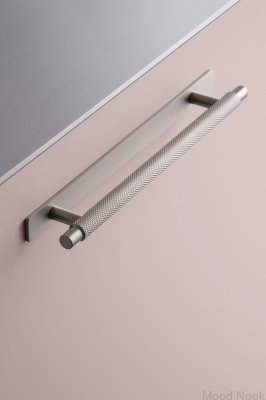 Manor Back 192 metall silver långsträckt möbelhandtag