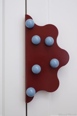 Puxador para móveis Mare 200 Steel com borda marrom e bolinhas azuis