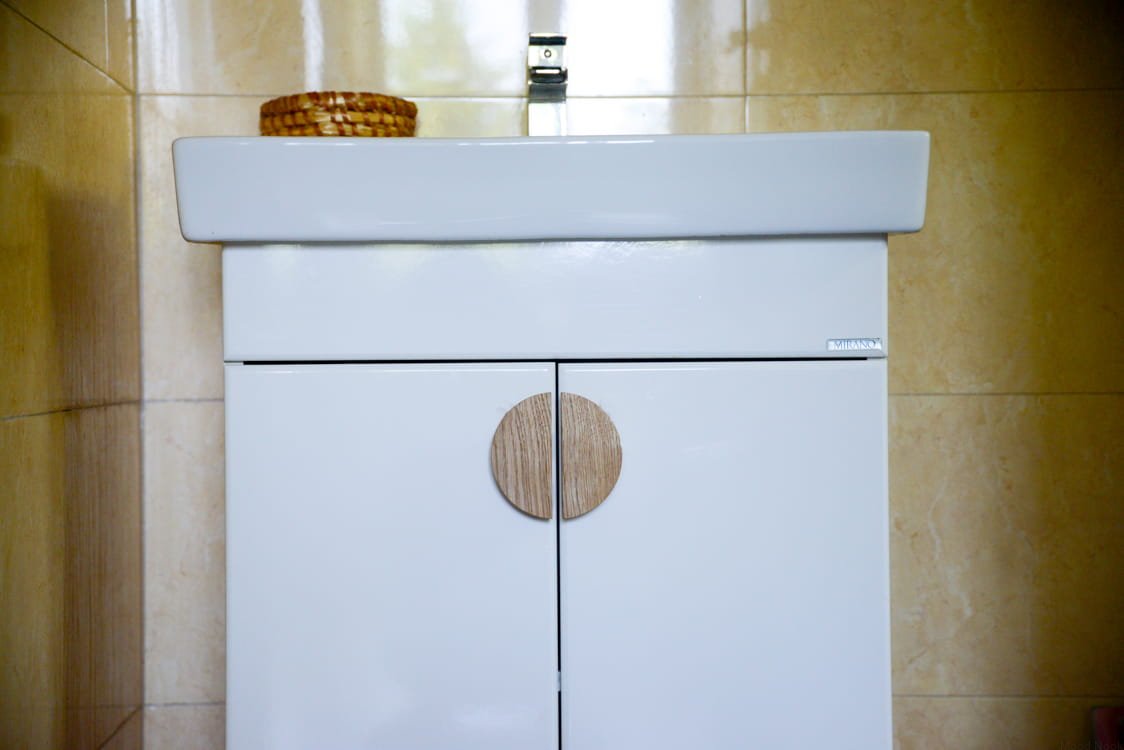 D_69-0-0-1--Uchwyt-meblowy-Basic-130-Drewniany-Dębowy-Olej-Miękki-Bezbarwny-Półmat-DOT-Manufacture-MoodNook_3