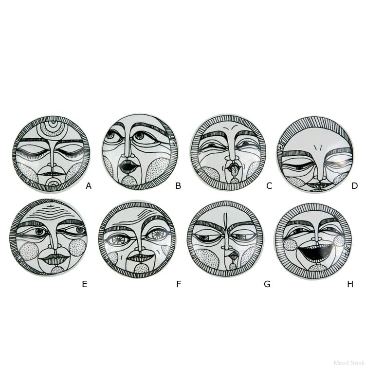 E_27-WH-G--Gałka-meblowa-Faces-Black&White-40-Drewniana-Dębowa-Emaliowana-Biała-(wzór G)-Dot-Manufacture-MoodNook_3