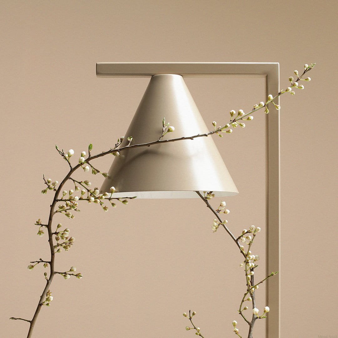 1108B17--Lampka-biurkowa-Form-Metalowa-Beżowa-Artera-MoodNook_4