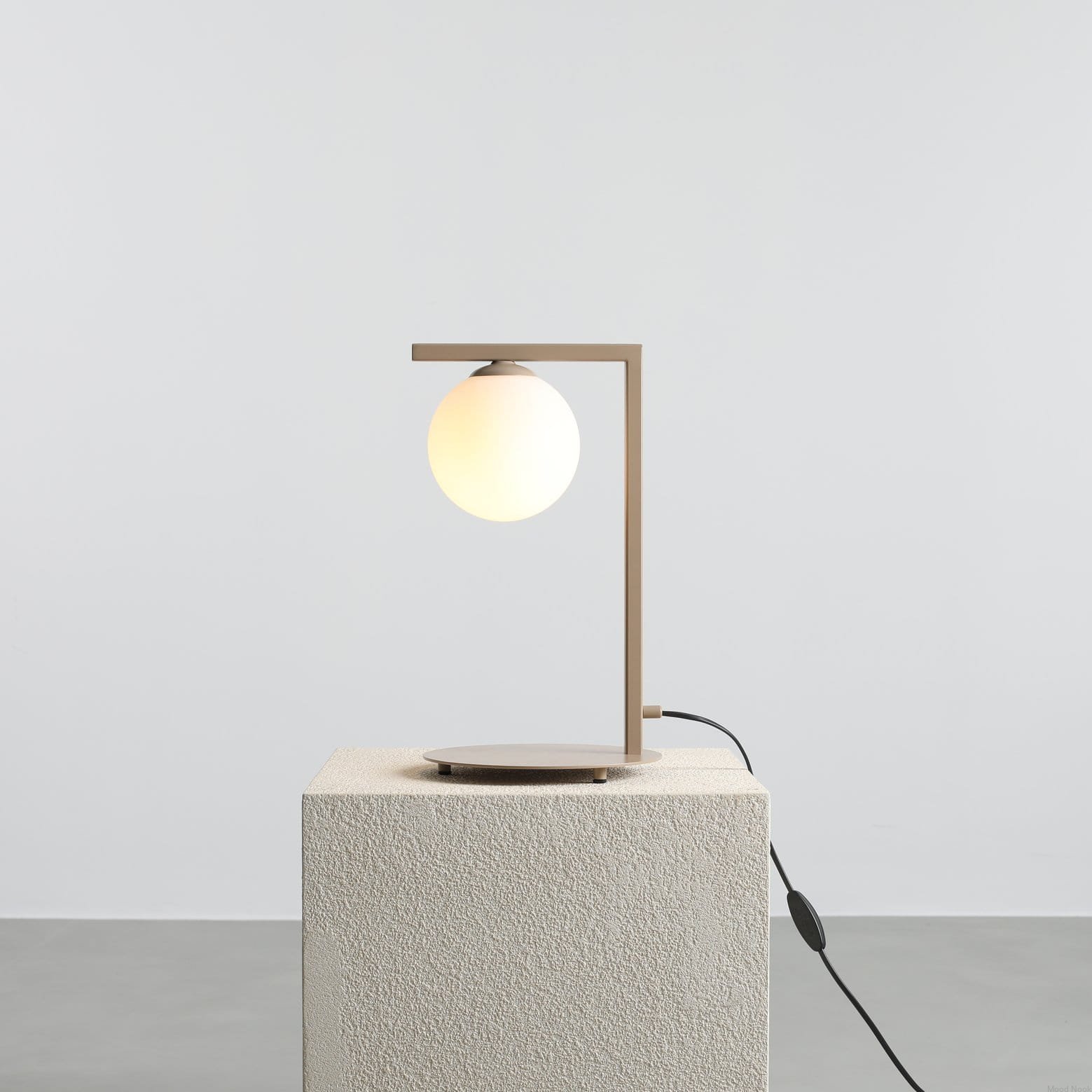 1038B17_1--Lampka-biurkowa-Zac-Metalowa-Beżowa-Artera-MoodNook_3