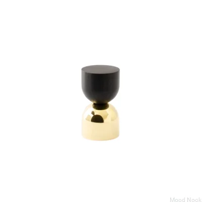 Kokeshi Mix 1832 Möbelknopp Polerad Mässing Olackerad med Svart Aluminium