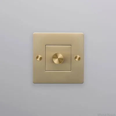 LED Cross 1G 250W Mässing Europeisk Standarddimmer Utan Logotyp