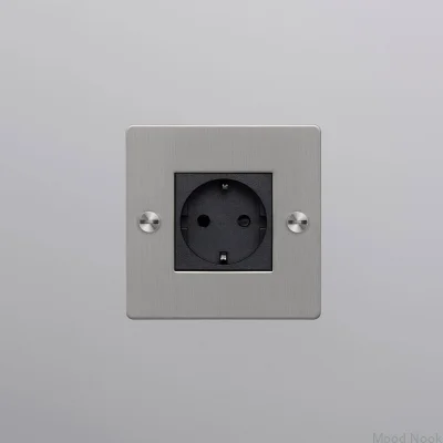 Enkeluttag utan logotyp Typ F Kors 1G Stål Silver Europeisk standard