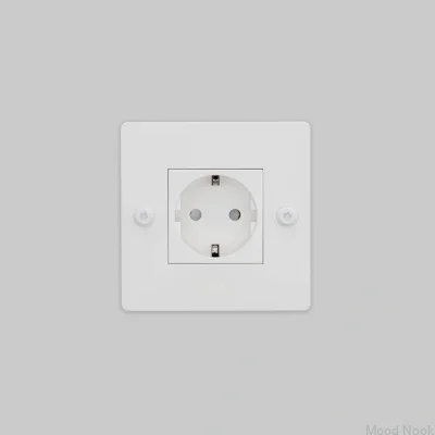 Одинарная розетка с логотипом Тип F Линейная 1G Сталь Белый Европейский стандарт