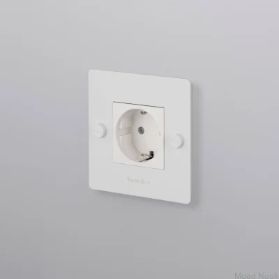 Enkeluttag med logotyp Typ F Kors 1G Stål Vit Europeisk standard