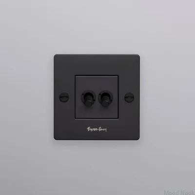 Dubbelströmbrytare med Cross 1G-logotyp, stål, svart, europeisk standard