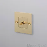 CTK-053451--Włącznik-pojedynczy-1G-Toggle-Switch-Złoty-Standard-Europejski-Buster-and-Punch-Moodnook_1