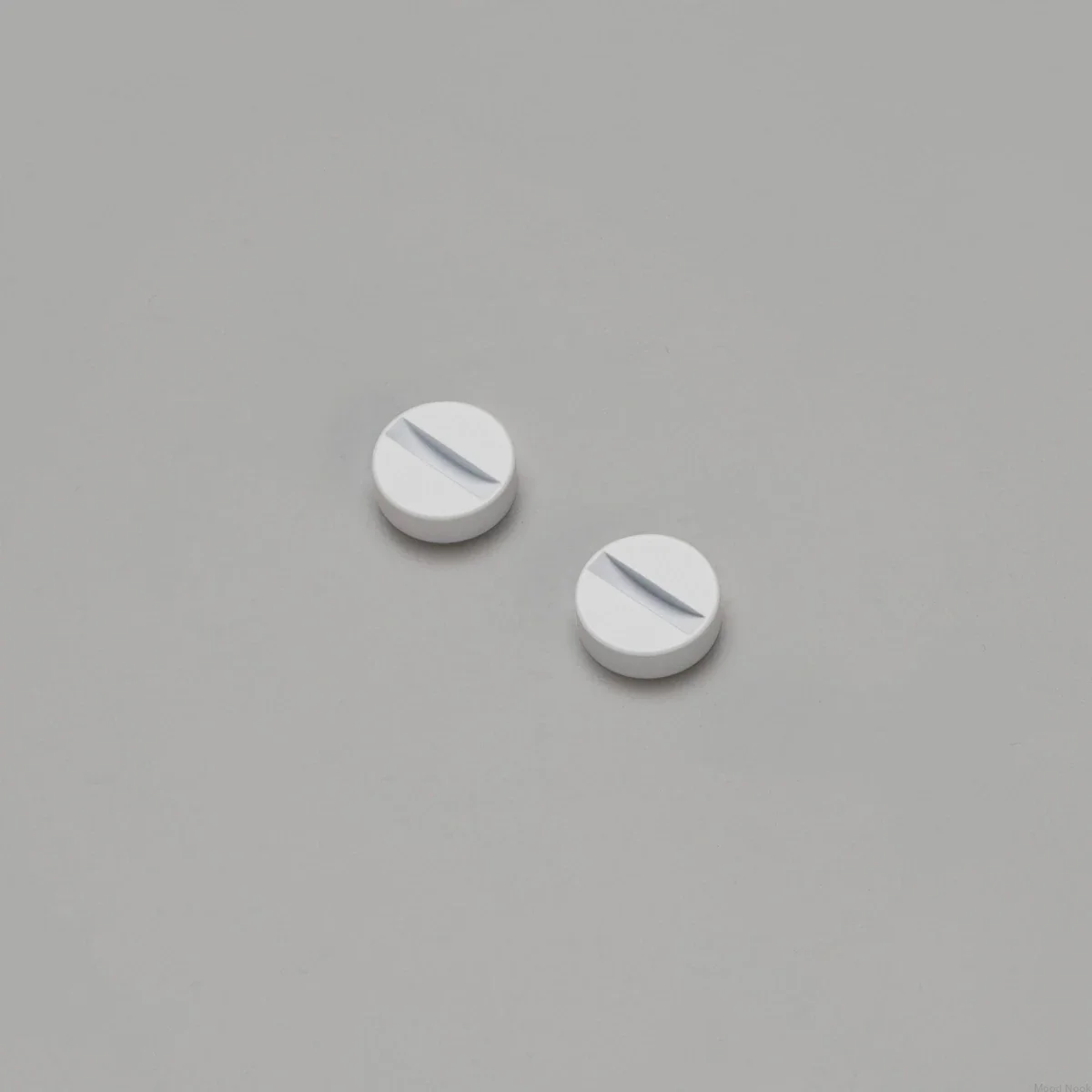 PDK-143748--Zestaw-dekoracyjny-do-ramki-Coin-Caps-Biały-2-szt-Buster-+-Punch-Mood-Nook_1