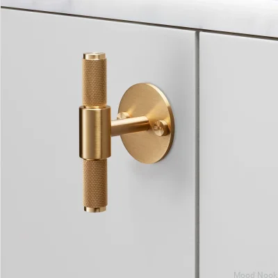 T-bar möbelhandtag med kryssplatta 95 mässing