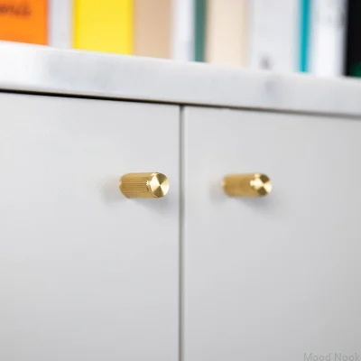 Linjär 12 Mässingsmöbelknopp (Set om 2)