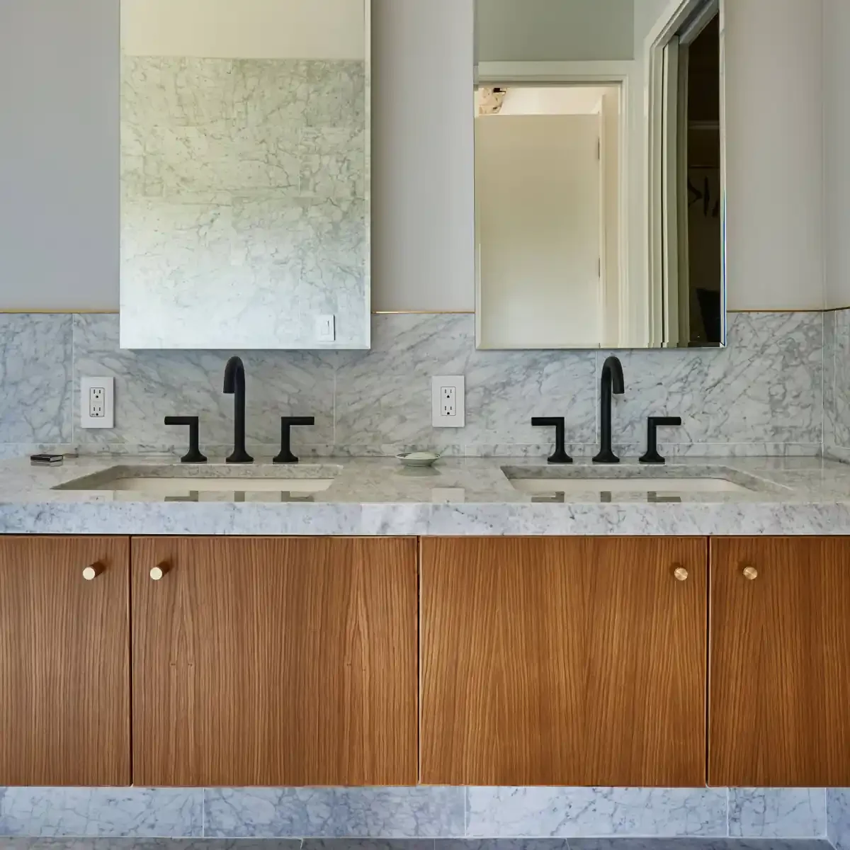 UFK-054582--Gałka-meblowa-Furniture-Knob-Cross-Mosiądz-(zestaw 2 szt.)-Buster-and-Punch-Moodnook_4